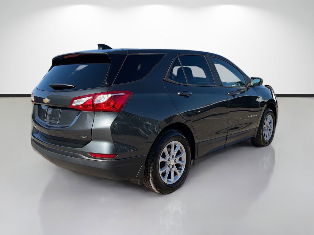 Used 2020 Chevrolet Equinox LS w/ LS Convenience Package image 3