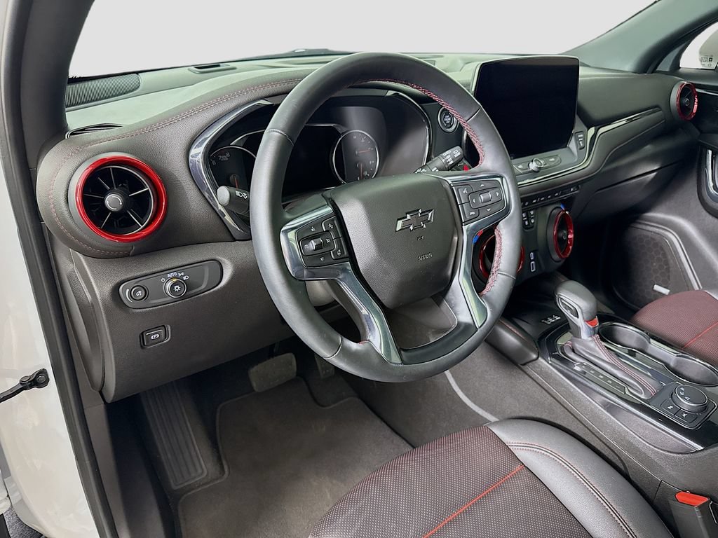 Used 2024 Chevrolet Blazer RS w/ Driver Confidence II Package FWD image 9