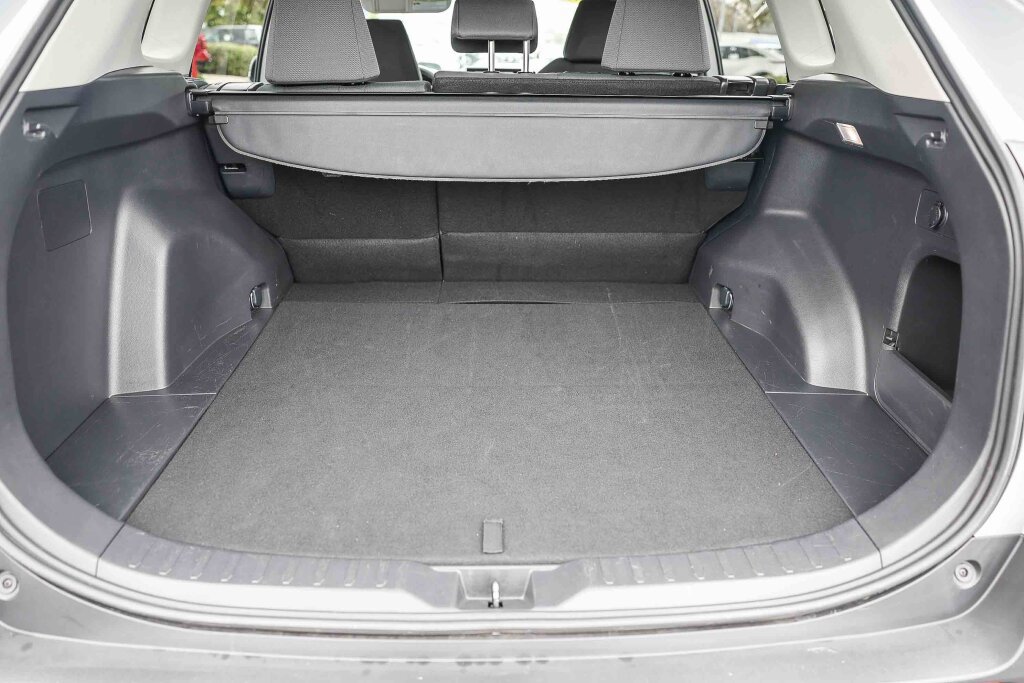 Certified 2025 Toyota RAV4 XLE FWD image 26