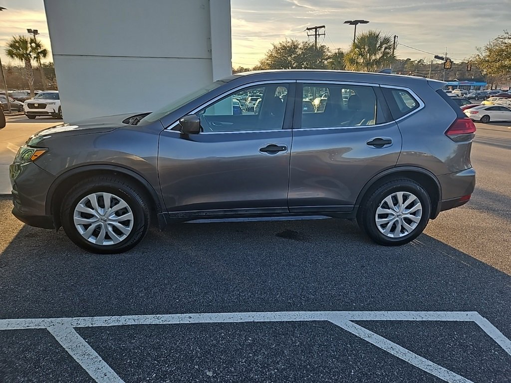 Used 2017 Nissan Rogue S image 5