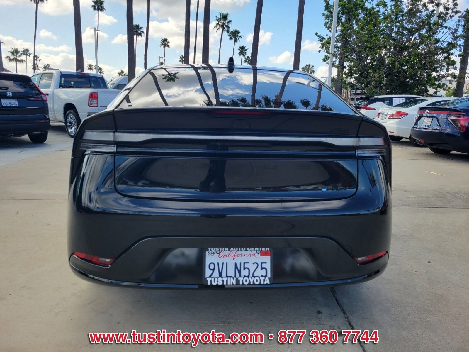 Used 2026 Toyota Prius Plug-In Hybrid FWD image 5