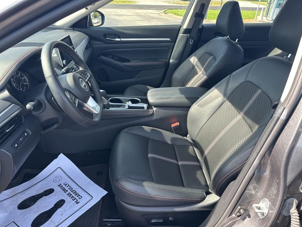 Used 2024 Nissan Altima 2.5 SR FWD image 16