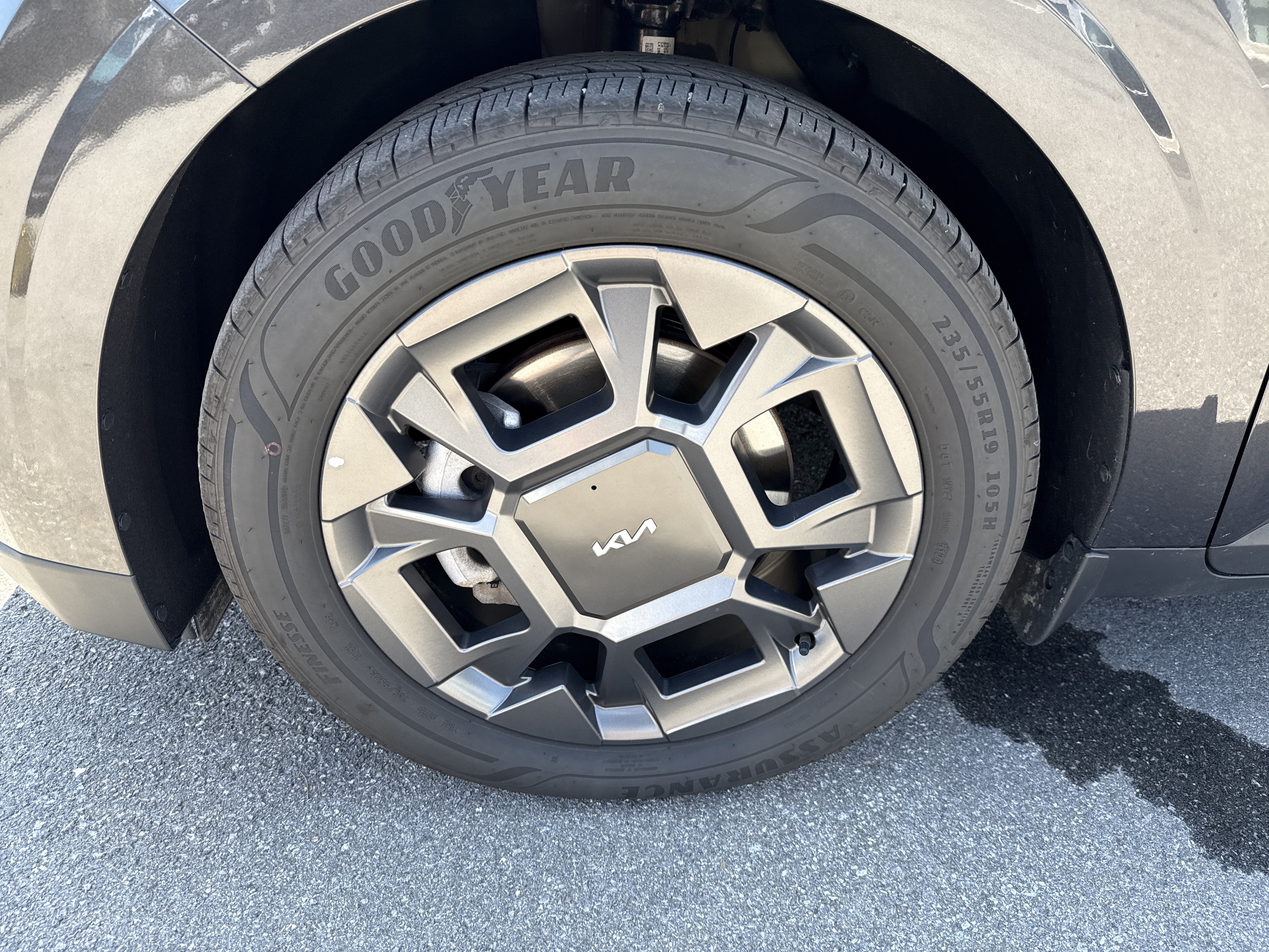 Certified 2025 Kia Carnival SX FWD image 11