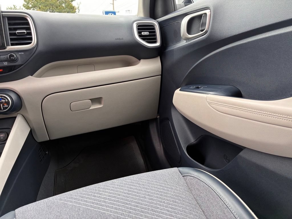 Used 2021 Hyundai Venue FWD image 37