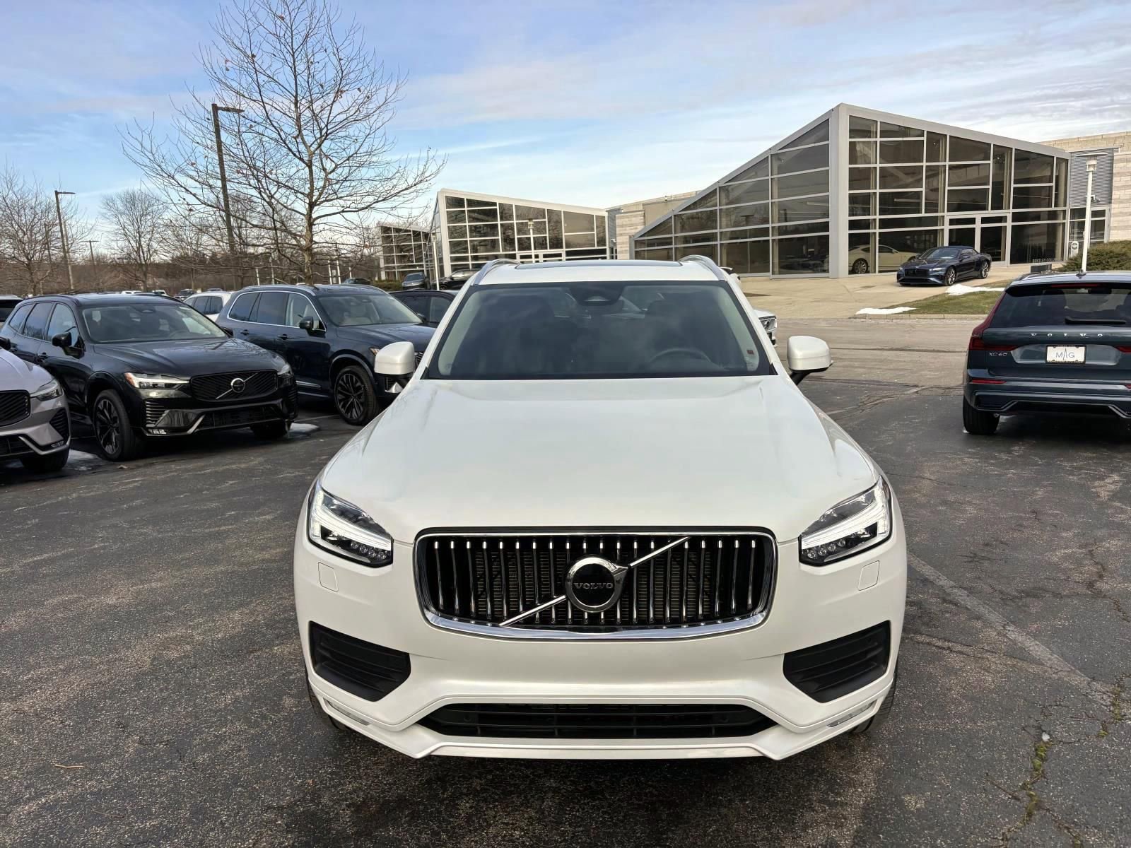 Used 2023 Volvo XC90 B5 Core w/ Protection Package Premier image 2