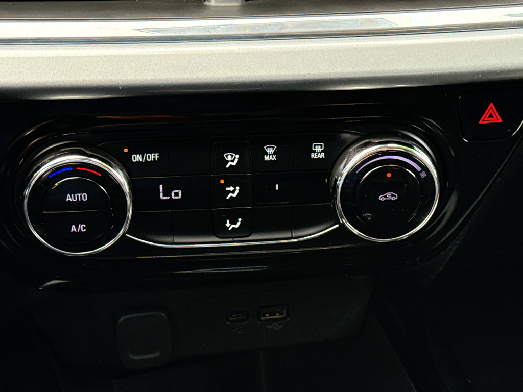 Used 2025 Chevrolet Trax LT FWD image 26