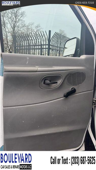 Used 2006 Ford E-350 and Econoline 350 Super Duty image 19