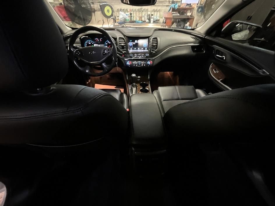 Used 2015 Chevrolet Impala LT w/ Convenience Package image 3