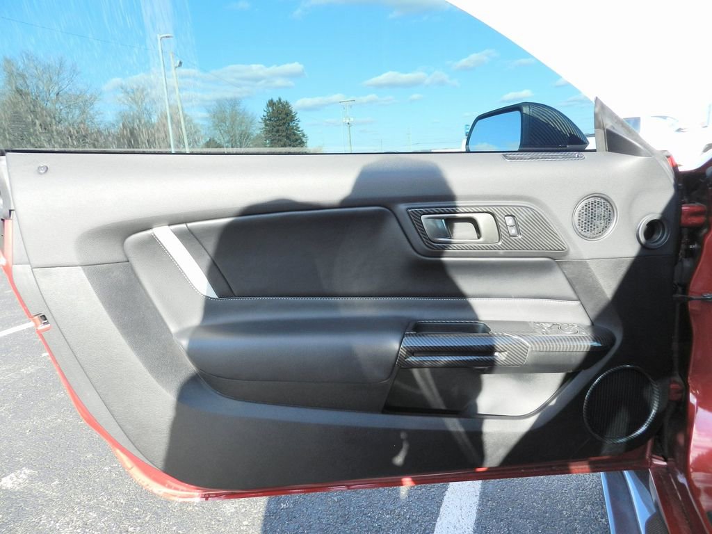 Used 2022 Ford Mustang Shelby GT500 w/ Carbon Fiber Track Pack image 17
