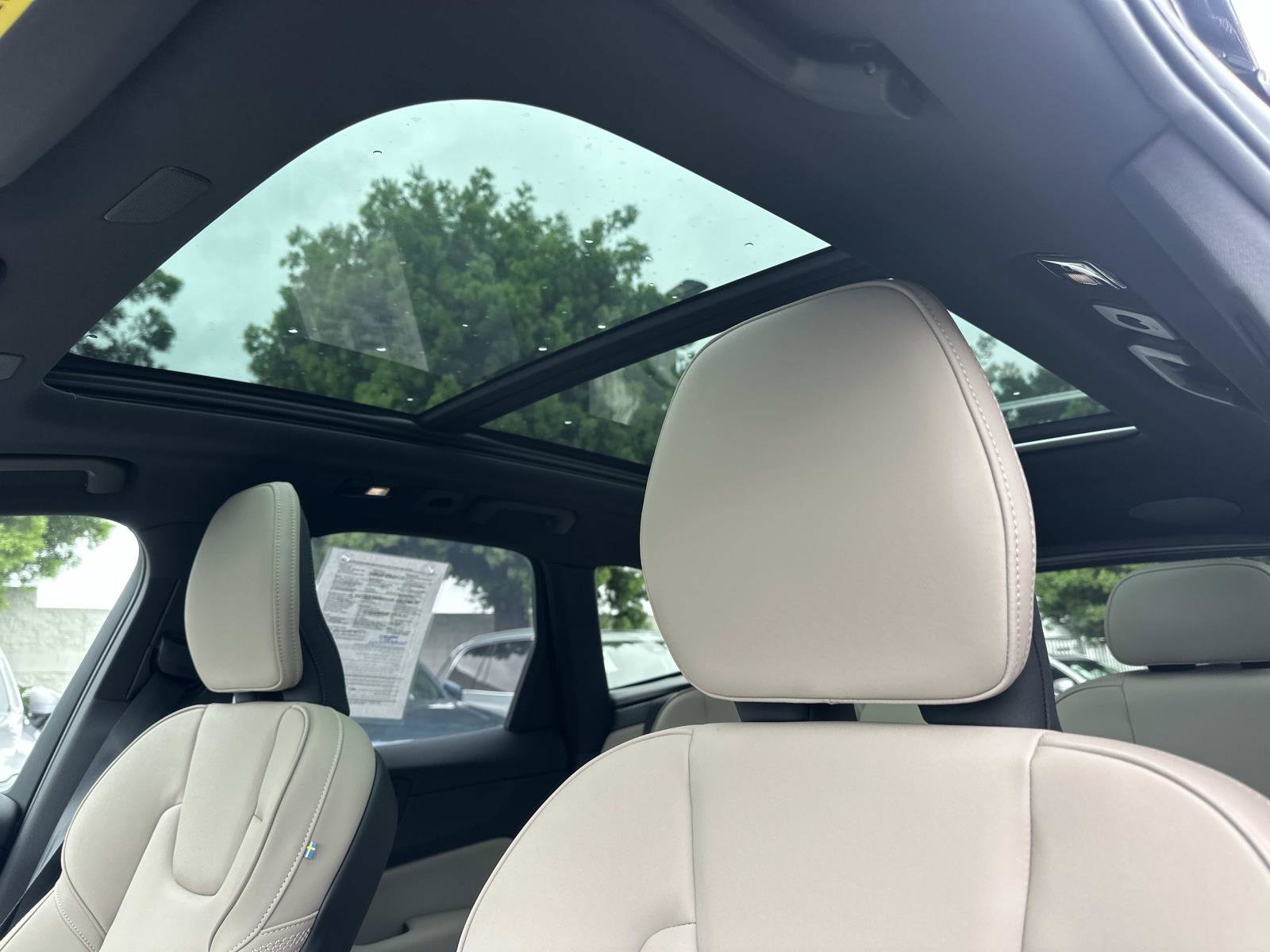 Certified 2026 Volvo XC60 B5 Plus w/ Climate Package image 29