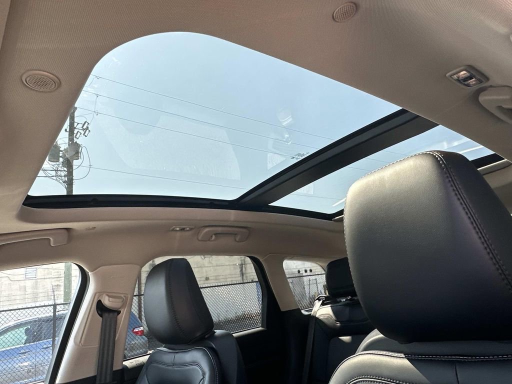 Certified 2024 Lincoln Corsair FWD w/ Equipment Group 101A image 36