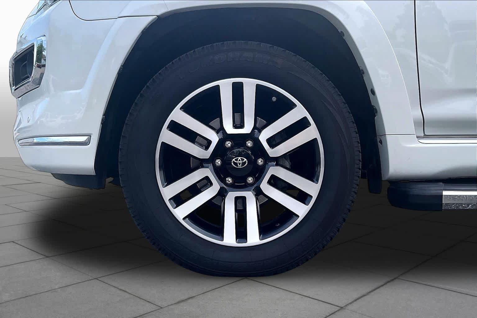 Used 2015 Toyota 4Runner Limited AWD/4WD image 9