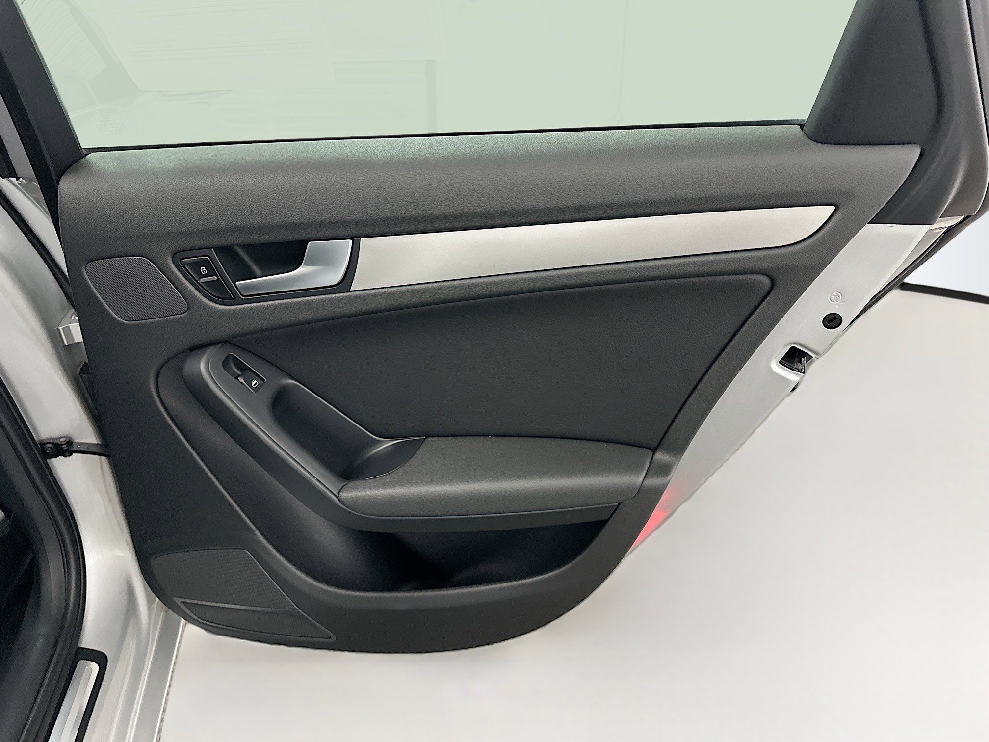 Used 2011 Audi A4 2.0T Premium Plus image 30