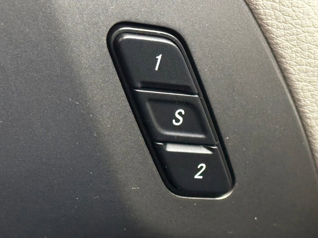 Used 2019 Chrysler Pacifica Limited w/ Tire & Wheel Group image 41