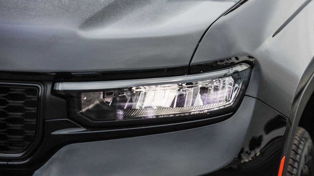 New 2025 Jeep Grand Cherokee L Limited w/ Black Appearance Package image 5