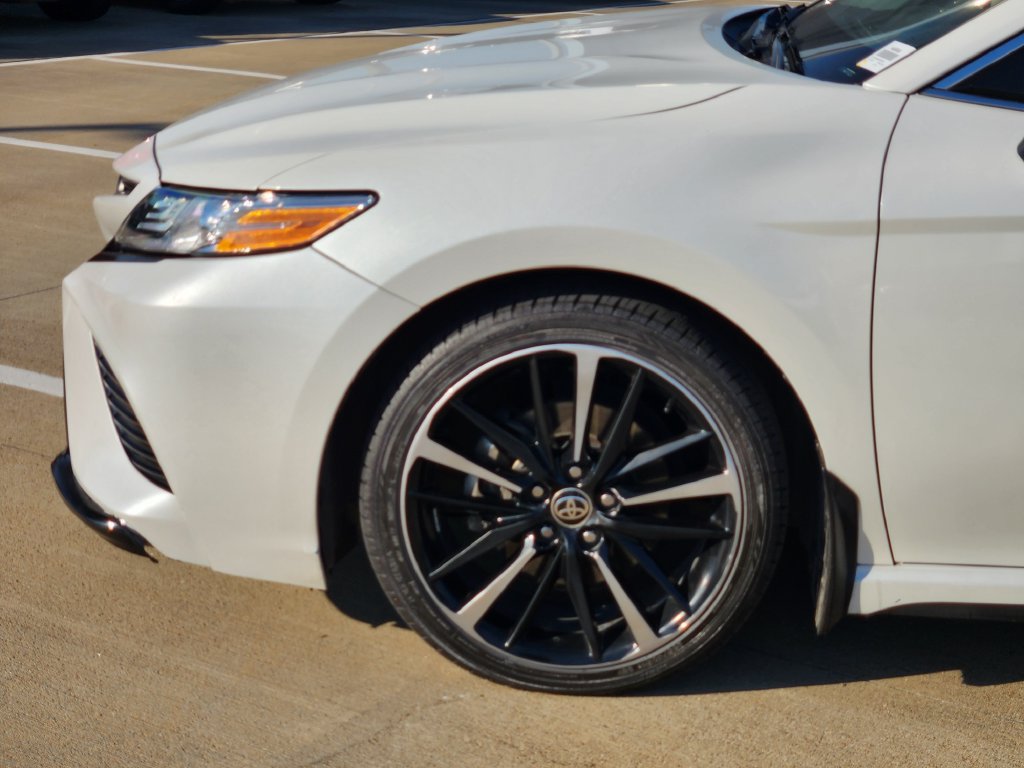 Used 2020 Toyota Camry XSE FWD image 8