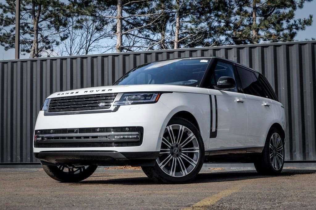 New 2025 Land Rover Range Rover SE image 1