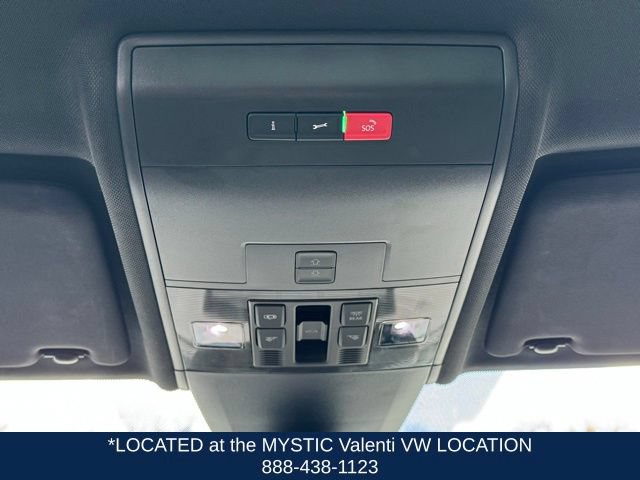 Certified 2023 Volkswagen Atlas Cross Sport SEL R-Line AWD/4WD image 18