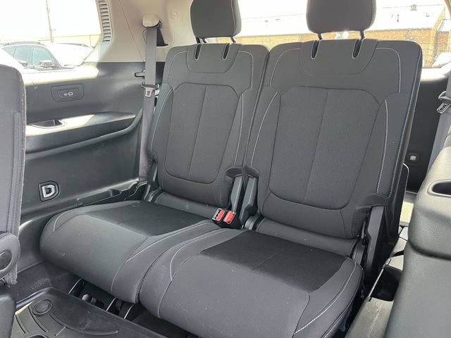Used 2022 Jeep Grand Cherokee L Laredo w/ Luxury Tech Group I AWD/4WD image 16