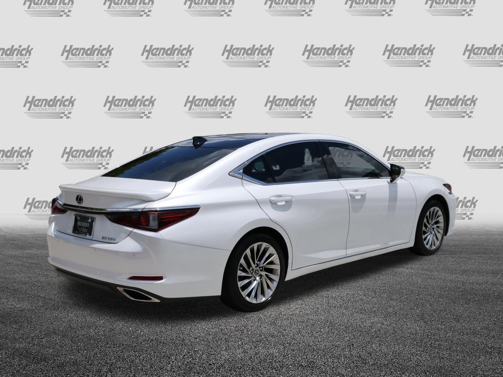 Used 2022 Lexus ES 350 Ultra Luxury w/ Accessory Package 2 FWD image 9