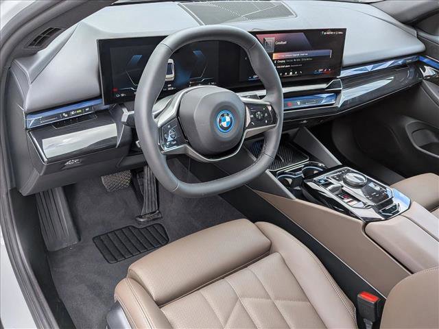 Used 2024 BMW i5 eDrive40i w/ Convenience Package RWD image 10