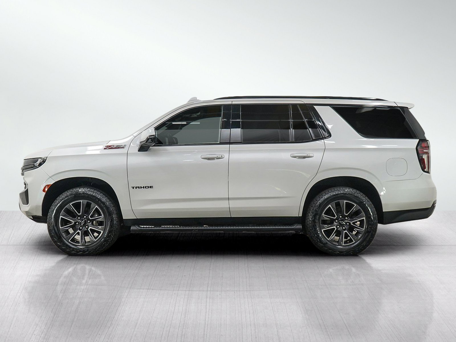 Used 2021 Chevrolet Tahoe Z71 w/ Z71 Signature Package AWD/4WD image 2