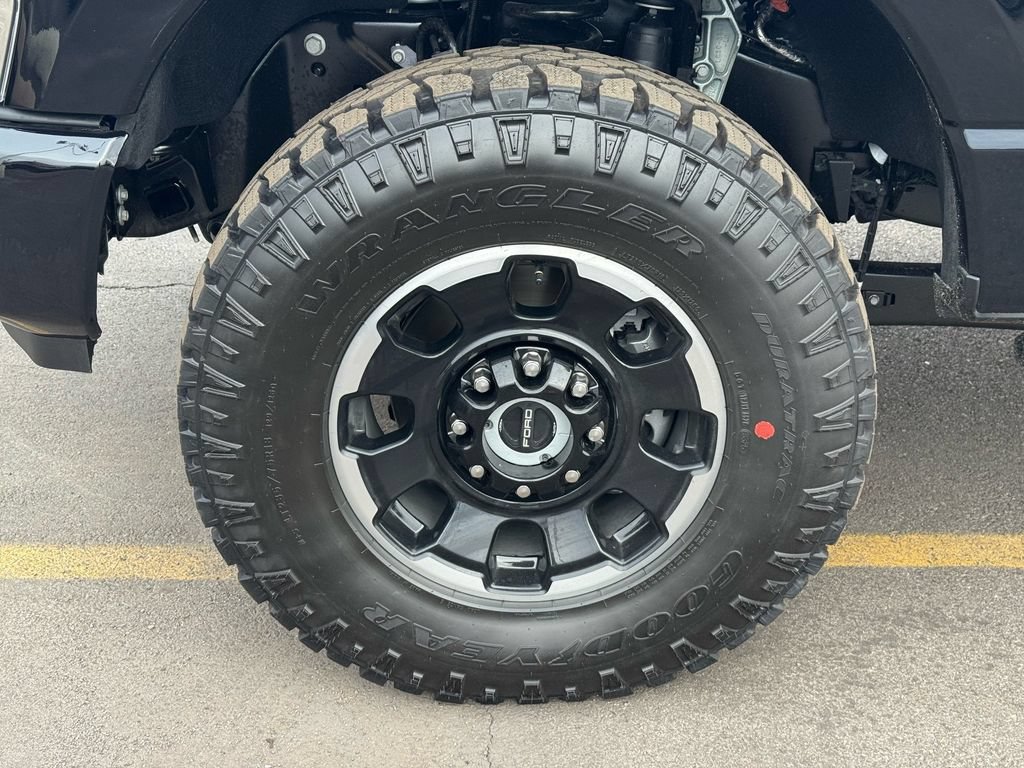 New 2026 Ford F350 Platinum w/ Tremor Off-Road Package AWD/4WD image 7