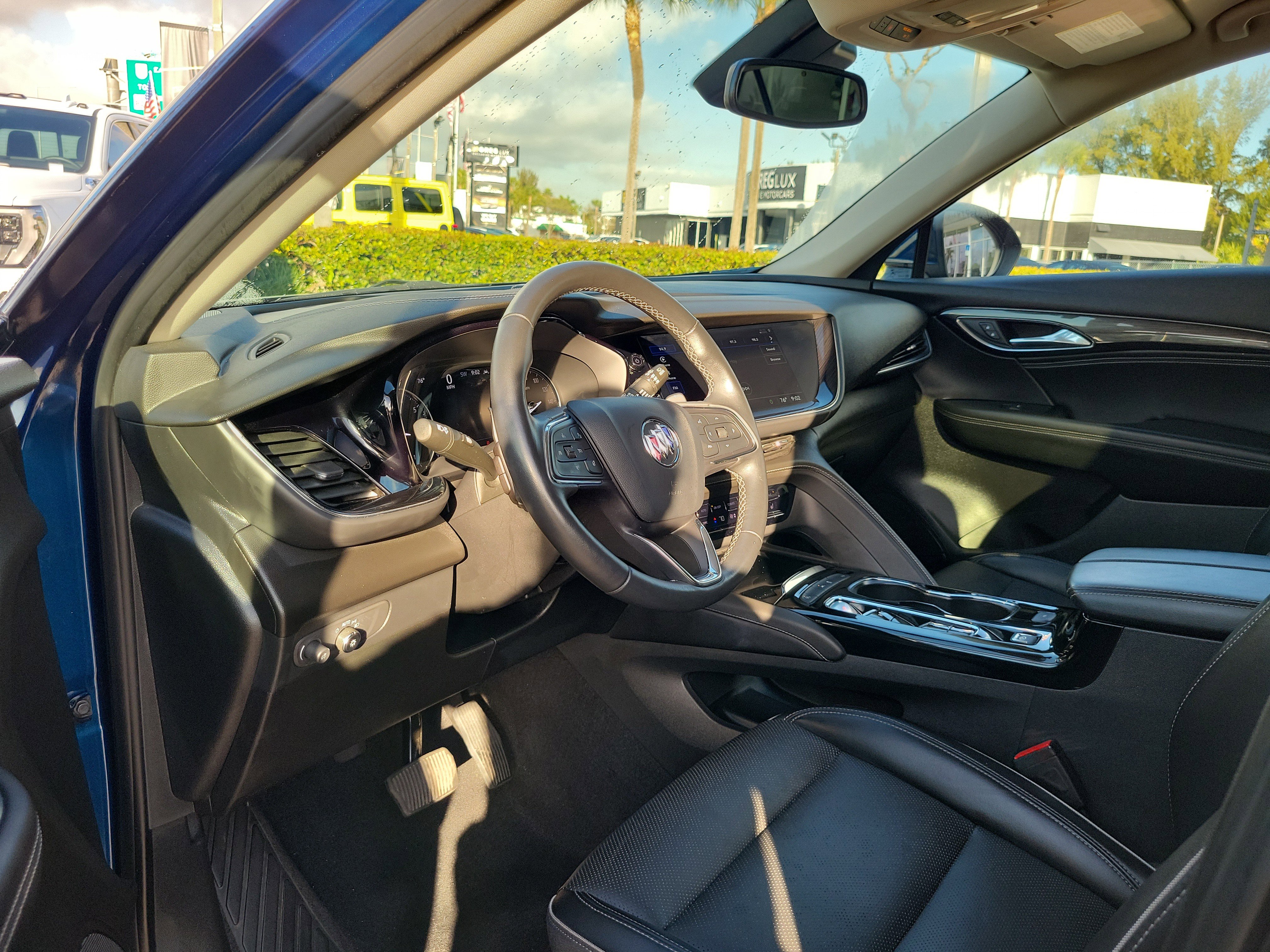 Used 2023 Buick Envision Essence image 9