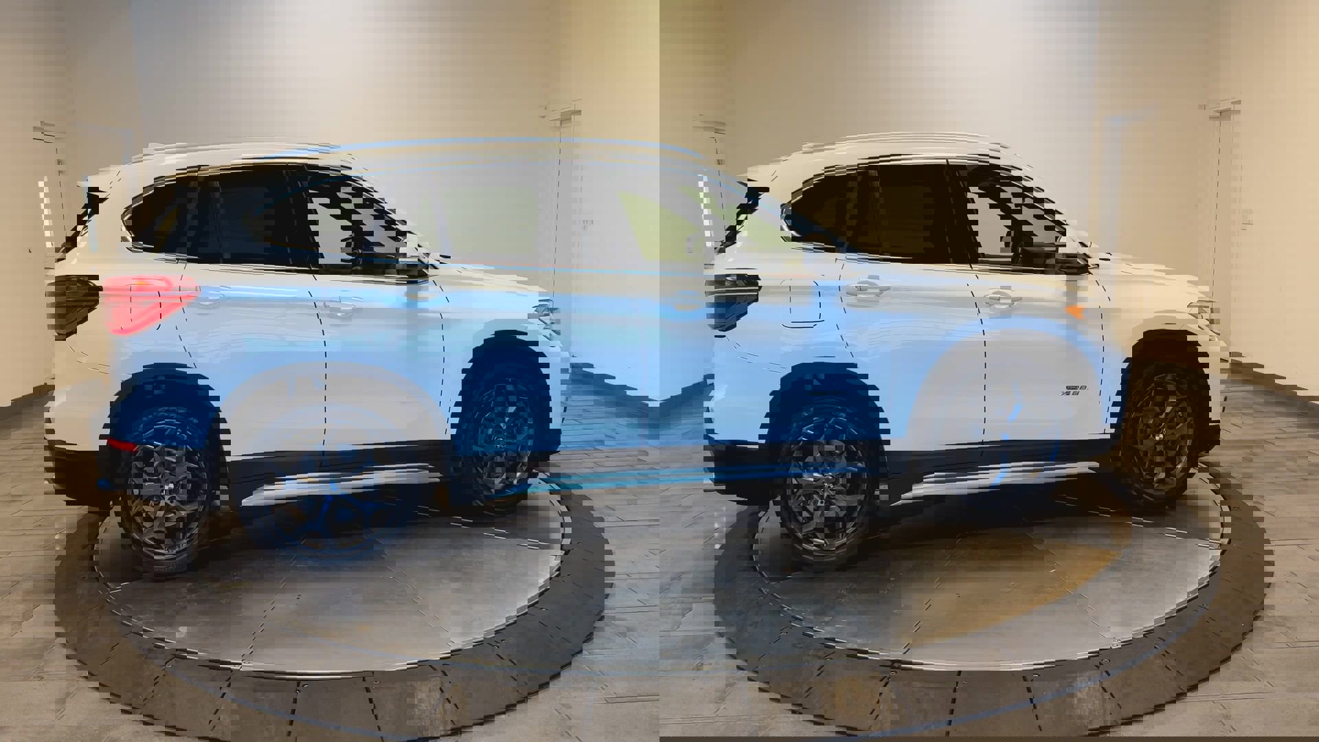 Used 2016 BMW X1 xDrive28i image 9