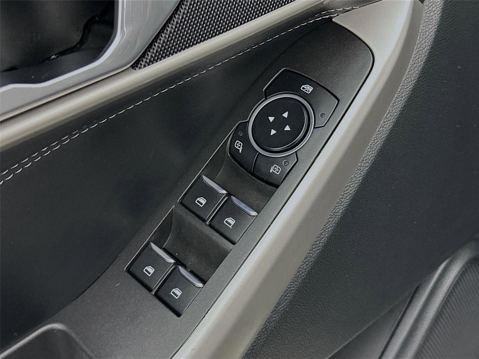 Used 2023 Ford Explorer XLT image 17