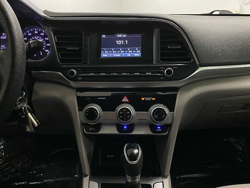 Used 2019 Hyundai Elantra SE image 19