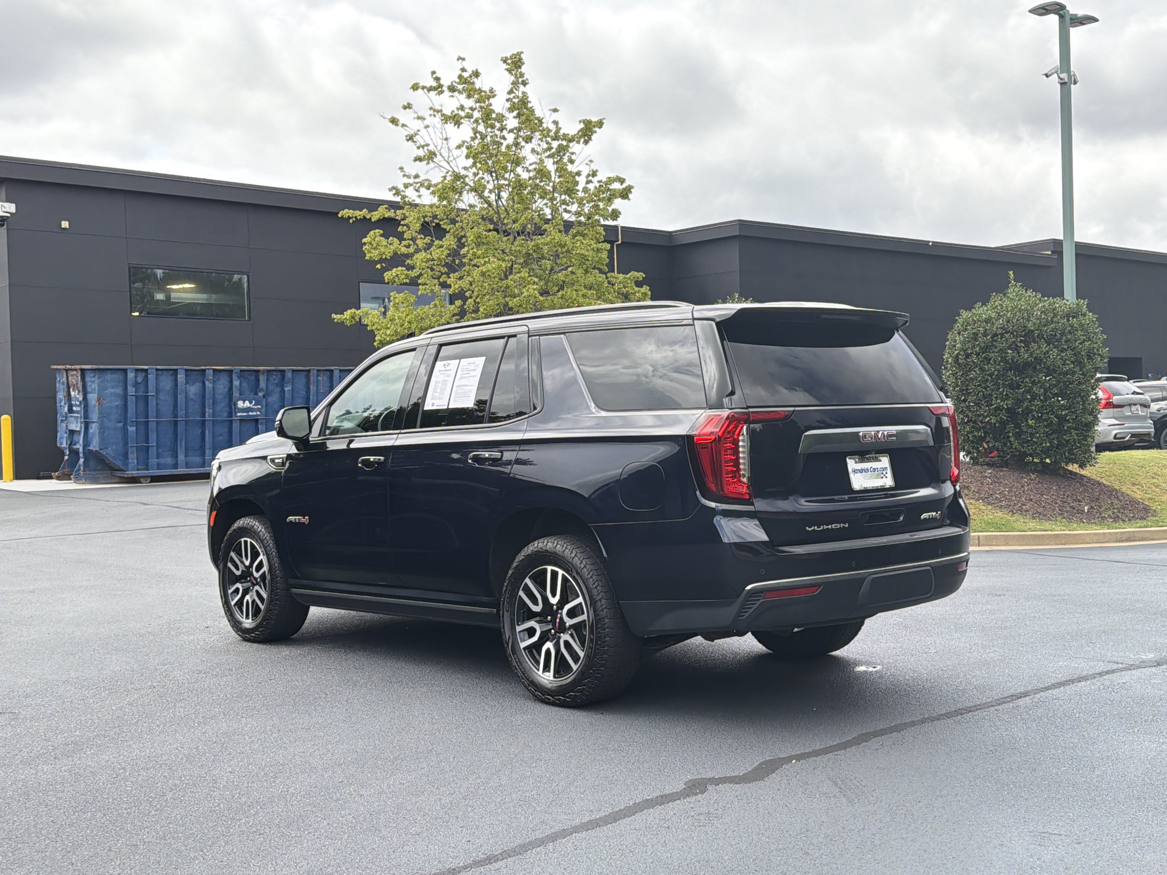 Used 2023 GMC Yukon AT4 w/ AT4 Premium Package AWD/4WD image 17