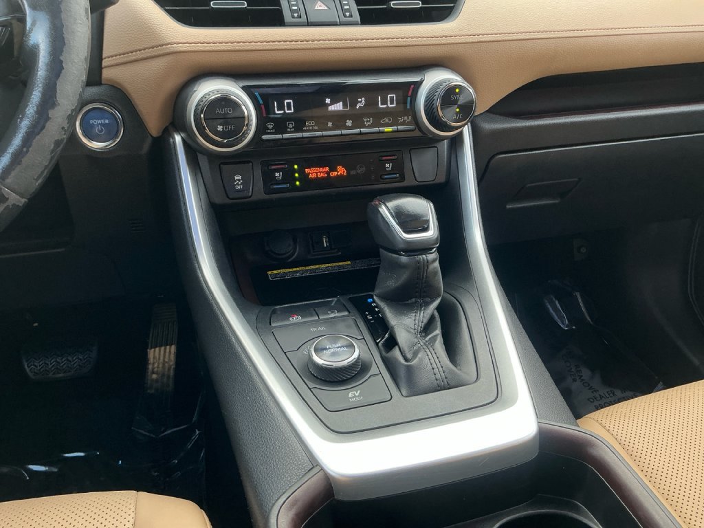 Used 2019 Toyota RAV4 Limited AWD/4WD image 12