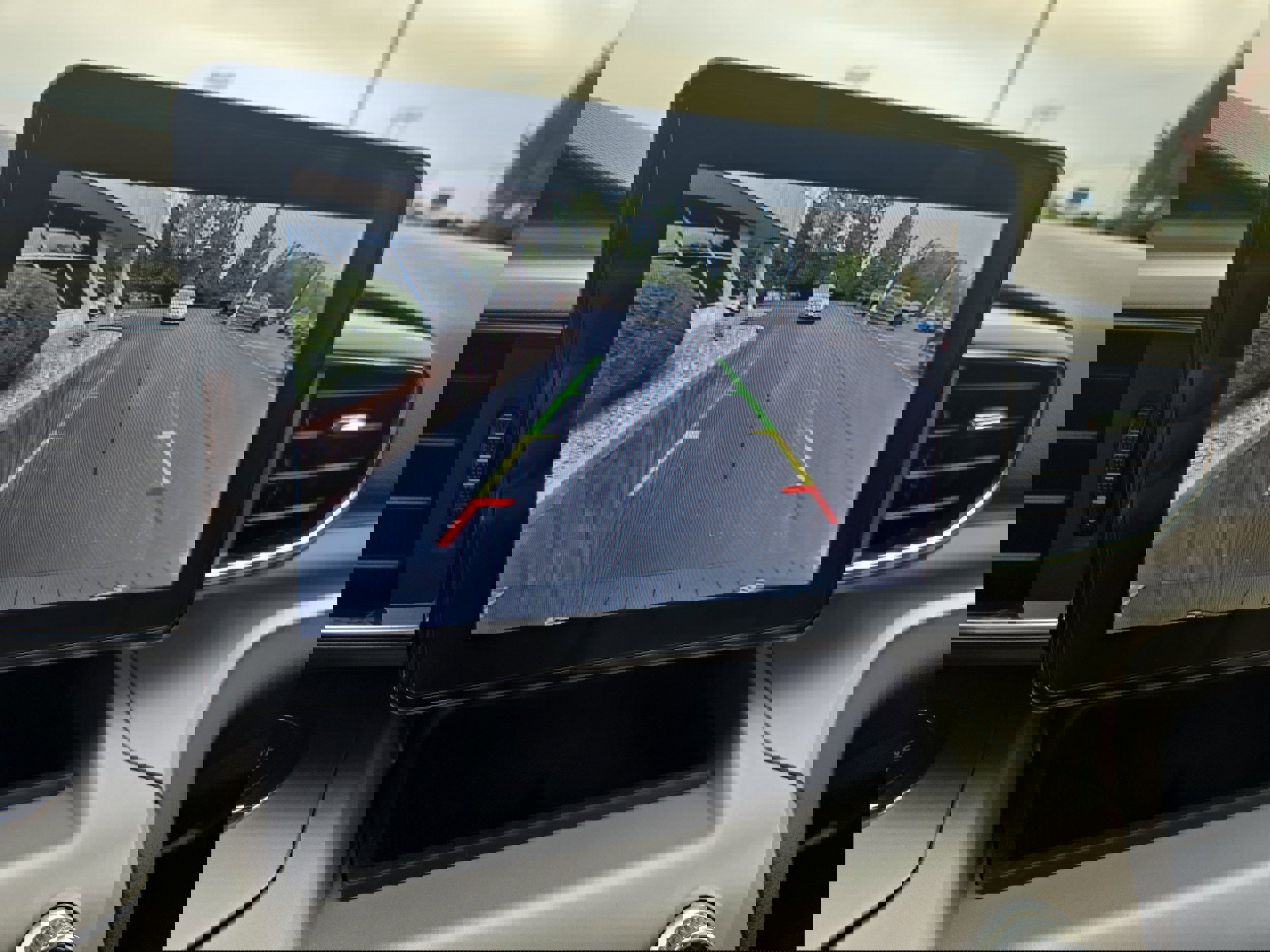 Used 2022 Ford Explorer XLT image 12