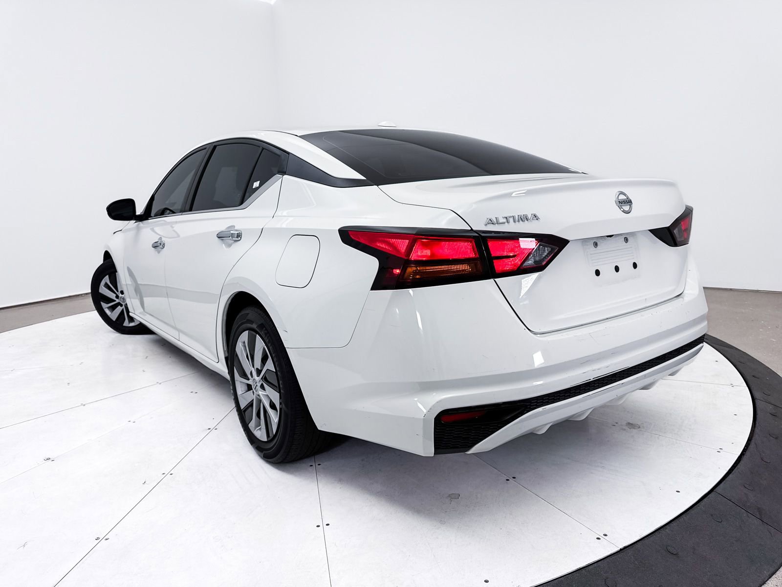 Used 2020 Nissan Altima 2.5 S image 2