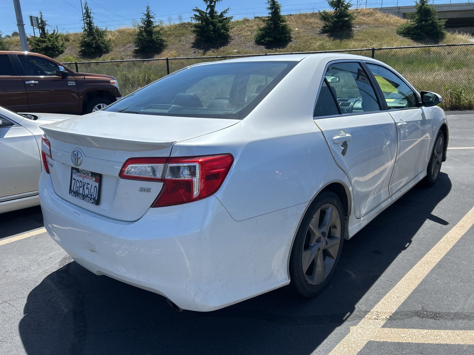 Used 2014 Toyota Camry SE FWD image 4