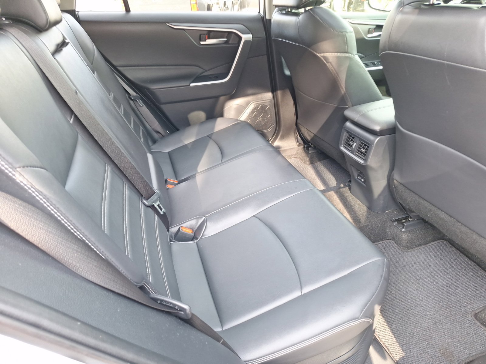 Used 2025 Toyota RAV4 XLE Premium w/ Weather Package AWD/4WD image 32