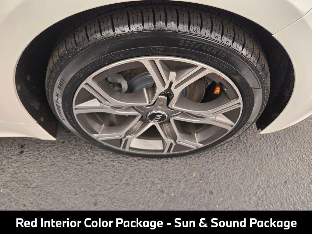 Used 2021 Kia Stinger GT-Line w/ Sun & Sound Package RWD image 12