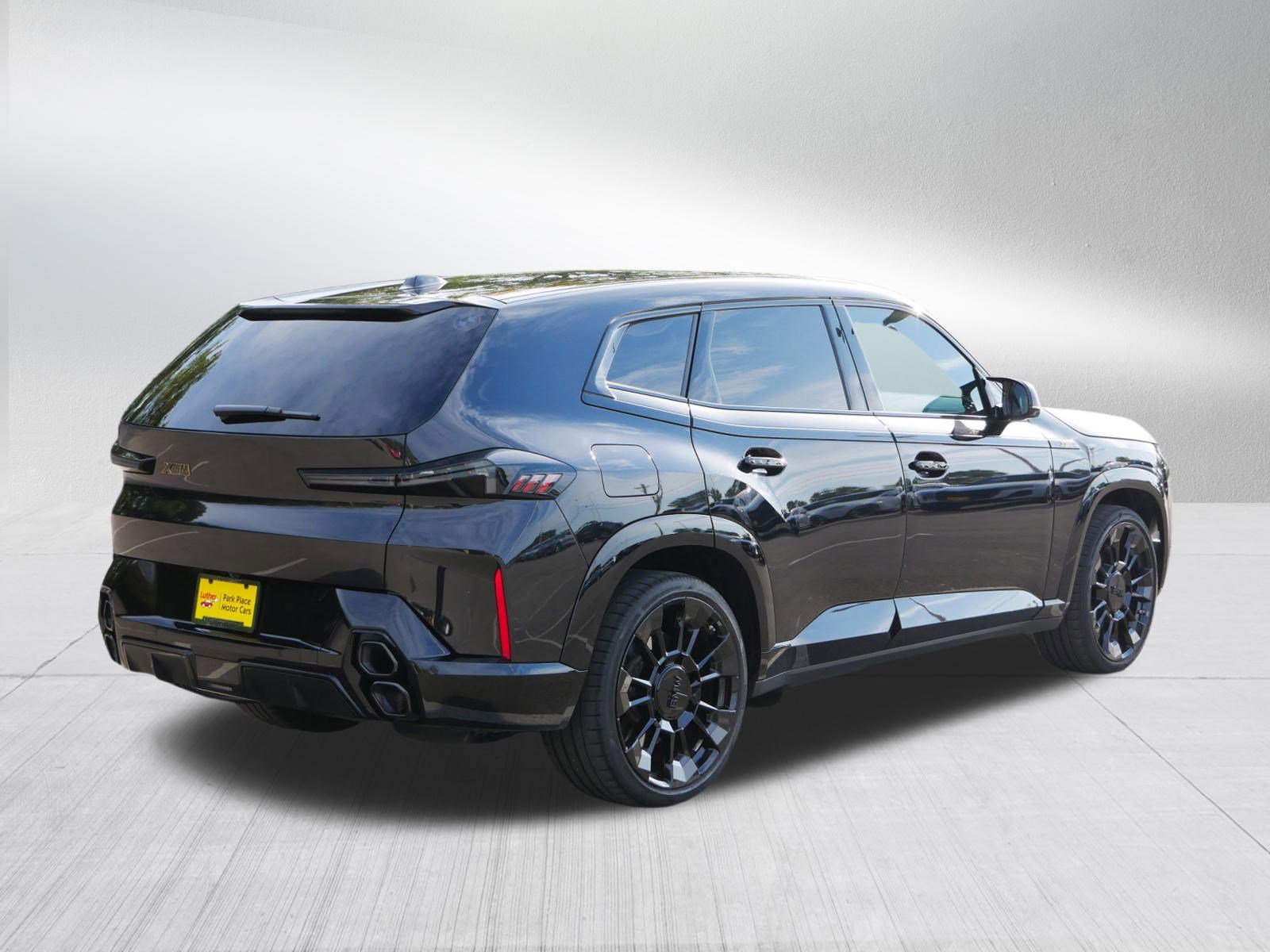 Used 2025 BMW XM image 7