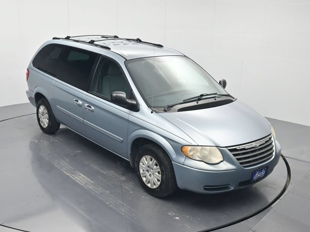 Used 2005 Chrysler Town & Country LX w/ Popular Equipment Group II FWD image 28