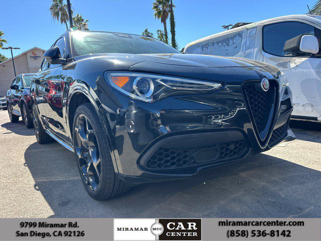 Used 2022 Alfa Romeo Stelvio Veloce AWD/4WD image 1