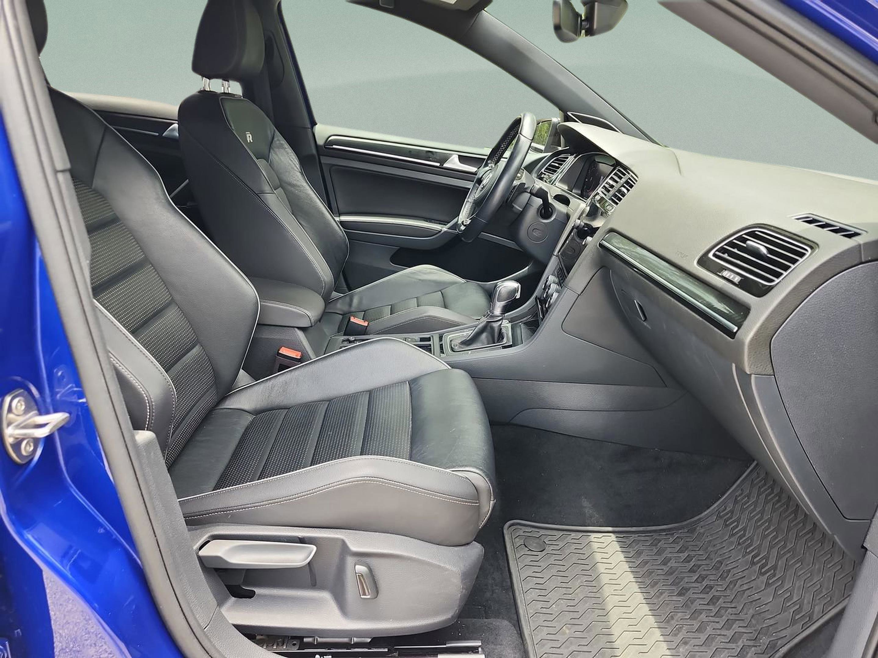 Used 2018 Volkswagen Golf R 4-Door AWD/4WD image 19