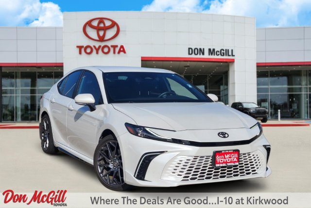 Certified 2025 Toyota Camry XSE FWD image 1
