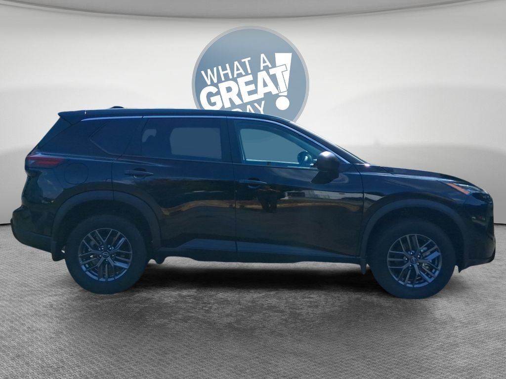 Used 2026 Nissan Rogue S FWD image 2