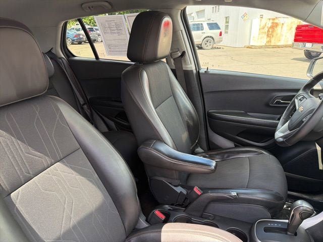 Used 2022 Chevrolet Trax LT w/ Driver Confidence Package AWD/4WD image 19