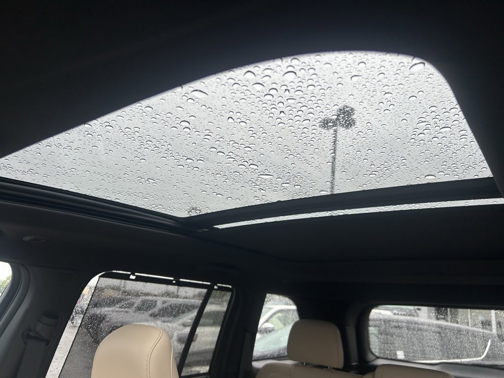 New 2025 Jeep Grand Cherokee Limited w/ Luxury Tech Group II image 22