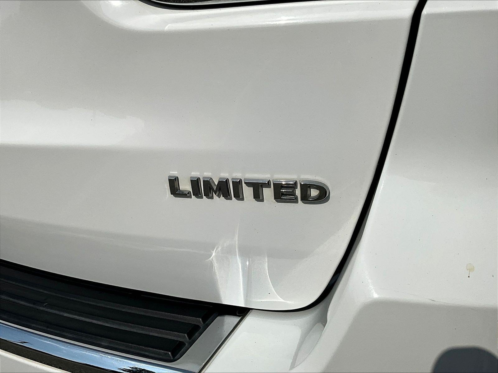 Used 2019 Jeep Grand Cherokee Limited w/ Trailer Tow Group IV RWD image 24