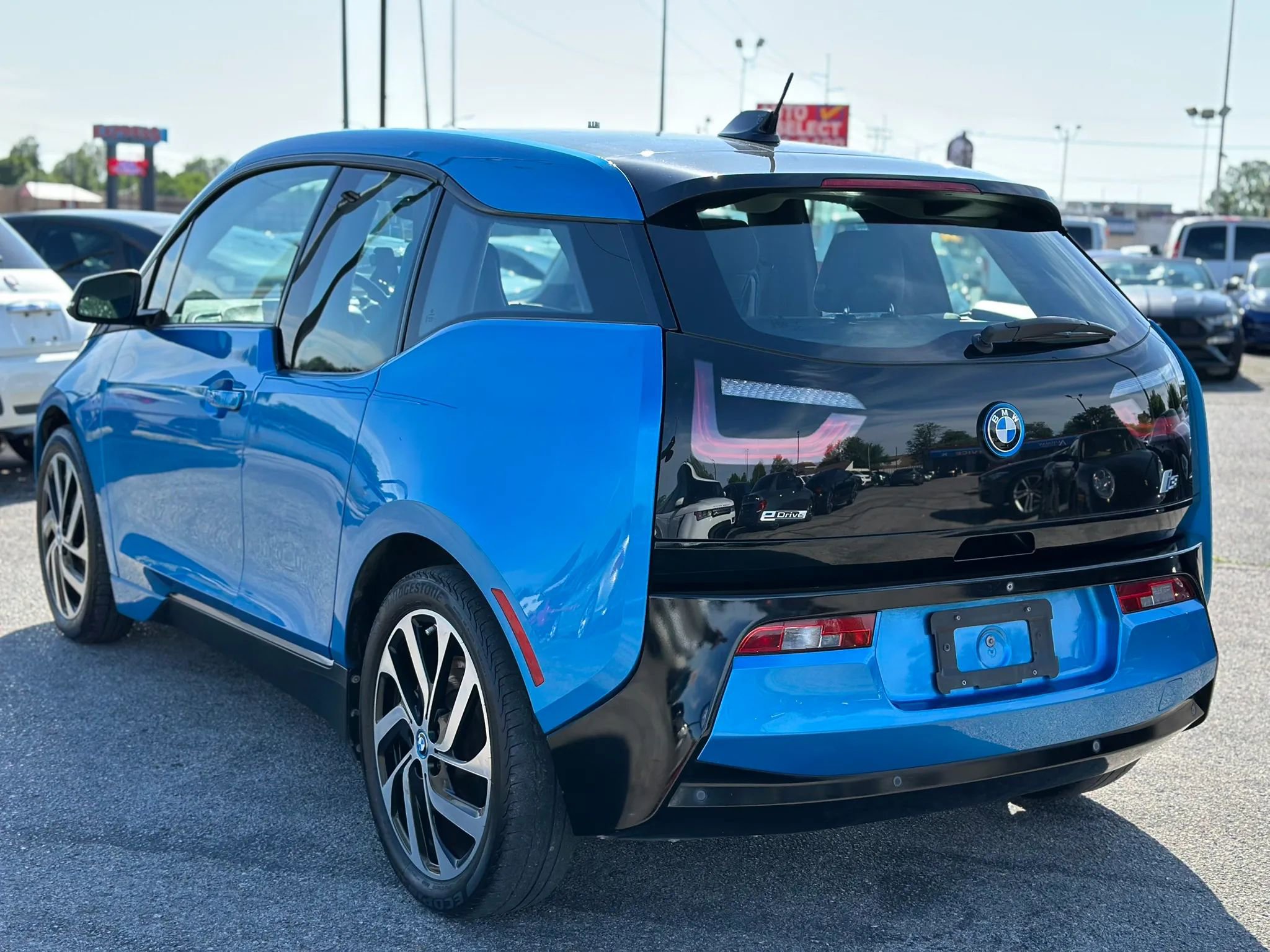 Used 2017 BMW i3 w/ Range Extender RWD image 8