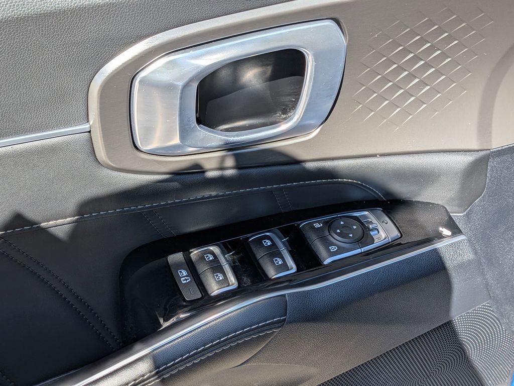 Certified 2023 Kia Sorento SX image 14