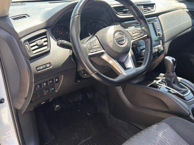 Used 2020 Nissan Rogue SV FWD image 13